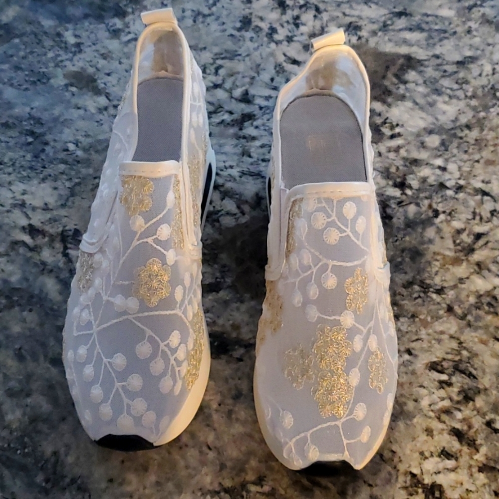 Flower  Pattern Slip on Platform Sneakers